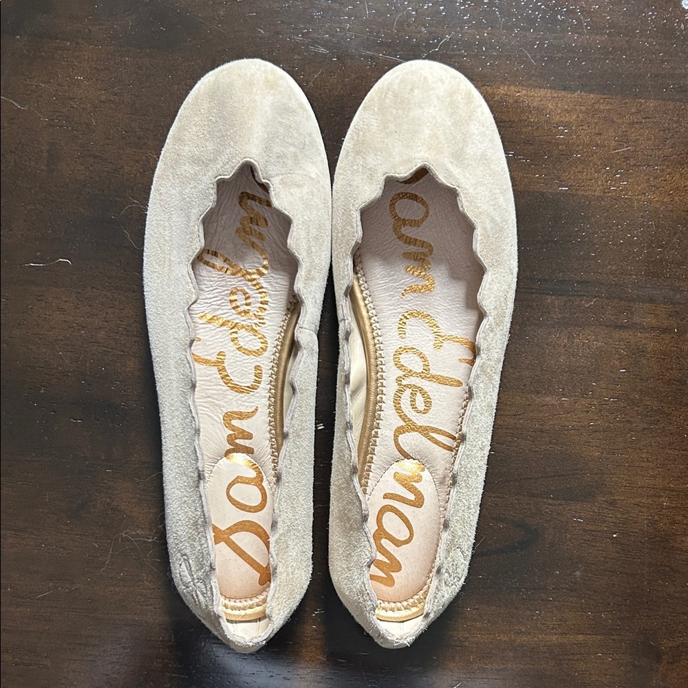 Sam Edelman Beige Scalloped Flats